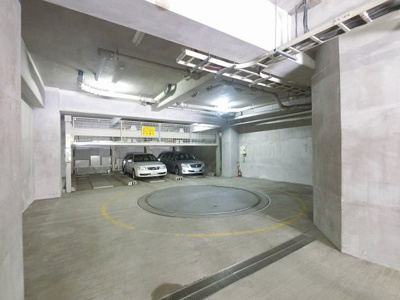 【駐車場】 | プラハ川崎本町通り | ターンテーブル付機械式駐車場です。