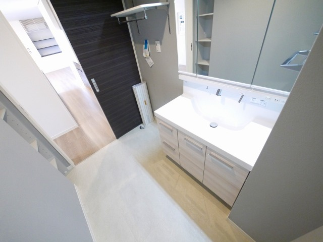 ＳｈａＭａｉｓｏｎ　Ｐｒｅｍｉｅｒ　ＣＹＰＲＥＳＳの洗面所|忙しい朝には欠かせない洗面所です