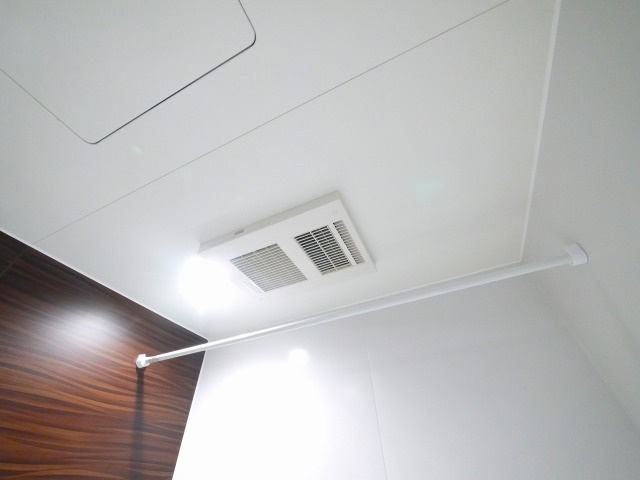 ＳｈａＭａｉｓｏｎ　Ｐｒｅｍｉｅｒ　ＣＹＰＲＥＳＳの設備|浴室乾燥機があれば雨の日も洗濯物が乾かせます。