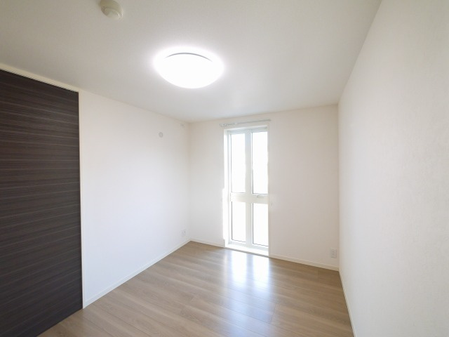 ＳｈａＭａｉｓｏｎ　Ｐｒｅｍｉｅｒ　ＣＹＰＲＥＳＳの寝室|落ち着いた色調の洋室です