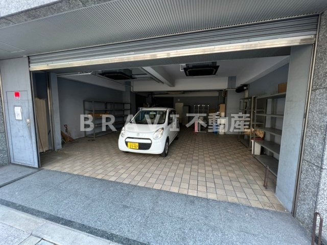 清川ビル本館　BRAVI不動産の駐車場|【清川ビル本館】駐車場完備です