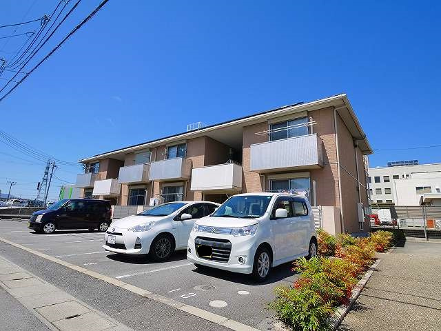グリーンメゾン菰川Ｃの外観|キレイな外観です。