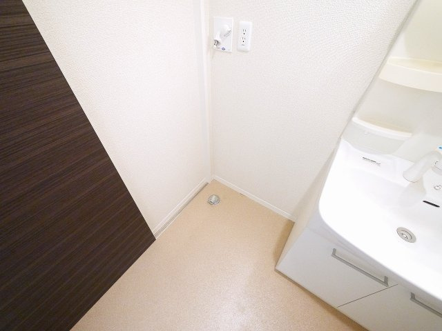 グリーンメゾン菰川Ｃの設備|嬉しい室内洗濯機置き場がございます。