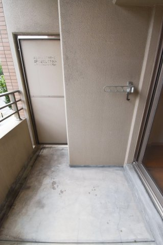 サヴォイザパームストリート　6階のバルコニー|別号室のものです。現状優先になります。