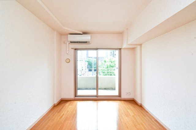 サヴォイザパームストリート　6階の居間・リビング|別号室のものです。現状優先になります。