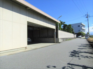 【前面道路含む現地写真】 | 前面道路含む現地写真です