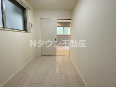 【内装】 | CREST浄心 | 明るい色調の室内です