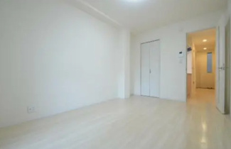 【居間・リビング】 | 《築浅！》名古屋市港区七番町5丁目一棟マンション