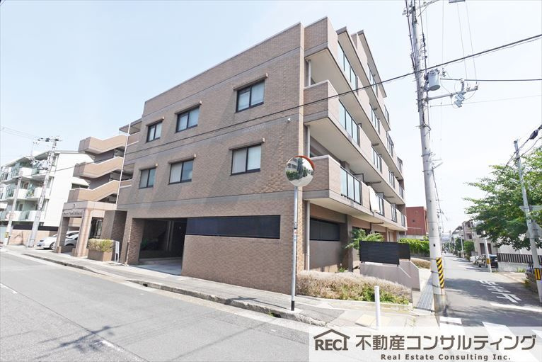 プレステージ魚崎中町のエントランス