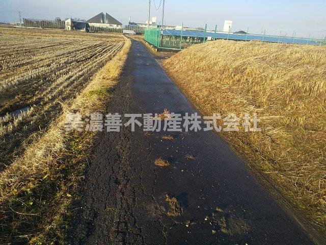 ５８３９５　羽島市桑原町午南土地の前面道路含む現地写真