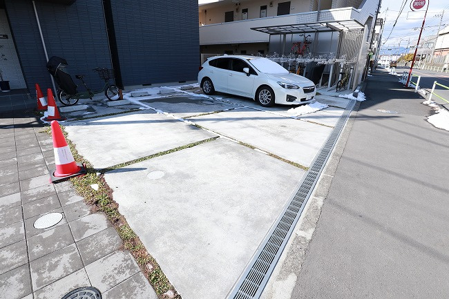 ルミエールドゥソレイユの駐車場