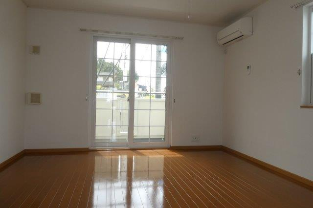 Ｓｕｎｎｙ　Ｃｏｒｐｏの居間・リビング|洋室