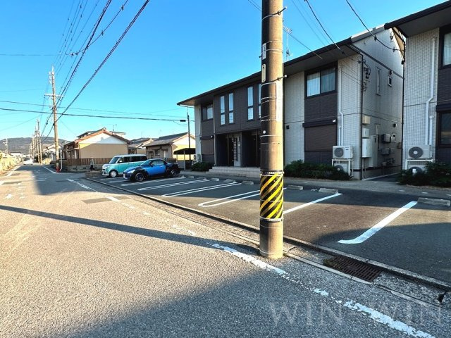 エトワール Aの駐車場