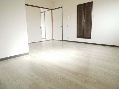 【居間・リビング】 | ガーデンヒル平野