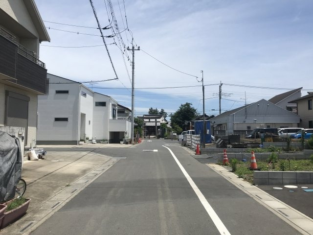鴻巣市箕田の売地の前面道路含む現地写真