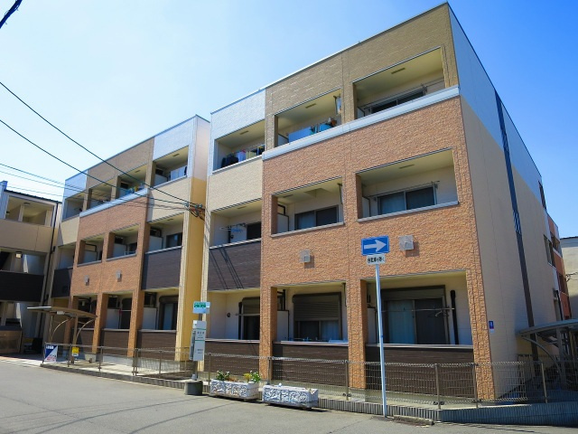 フジパレス城東諏訪V番館の外観