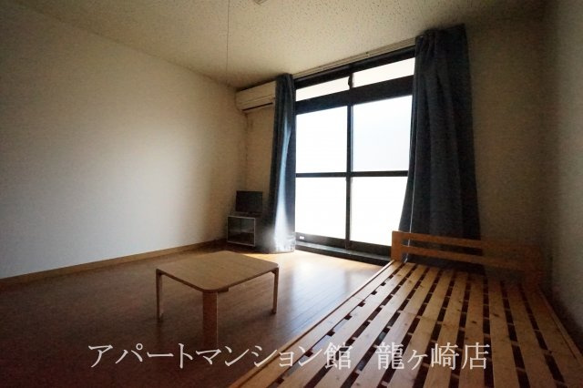 レオパレス藤ヶ丘の寝室