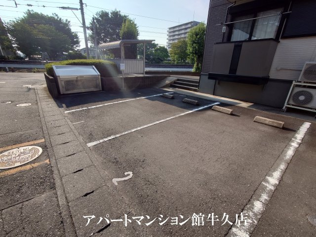 アークグレイスⅡの駐車場