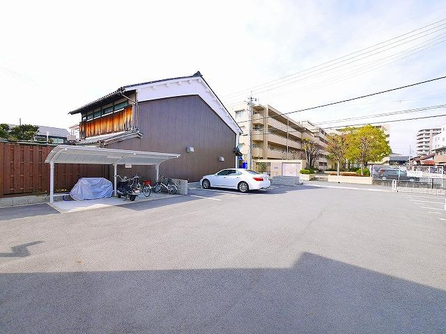 桜・フィオーレの駐車場|カースペースがあります