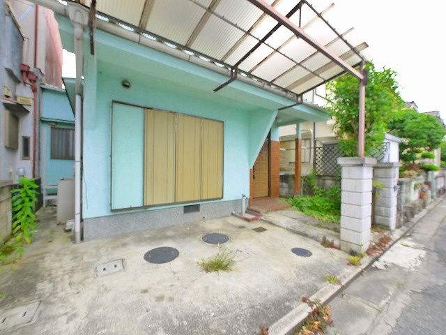 桜井市大泉戸建の駐車場