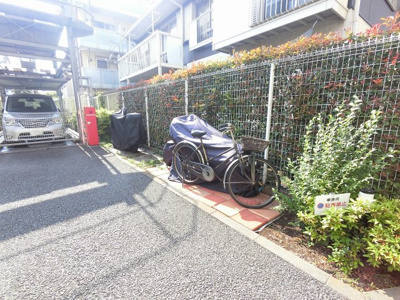 【その他共用部分】 | ライフレビュー川崎殿町 | バイク置場です。