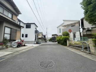 【前面道路含む現地写真】