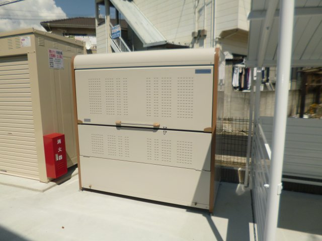 総社市三輪のアパートのその他共用部分|敷地内ゴミステーション