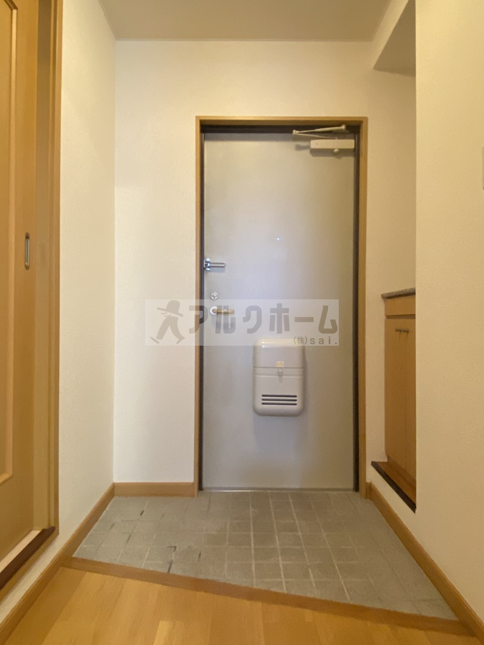シャルム山本の玄関