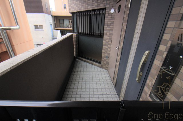 リーガル西天満Ⅱの玄関