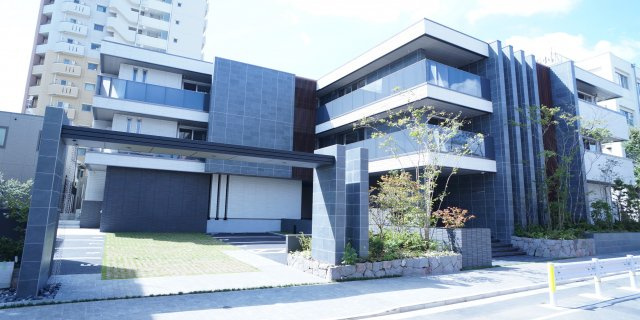 Pleasure brightの外観|耐震性に優れた積水ハウス施工高品質住宅「シャーメゾン」