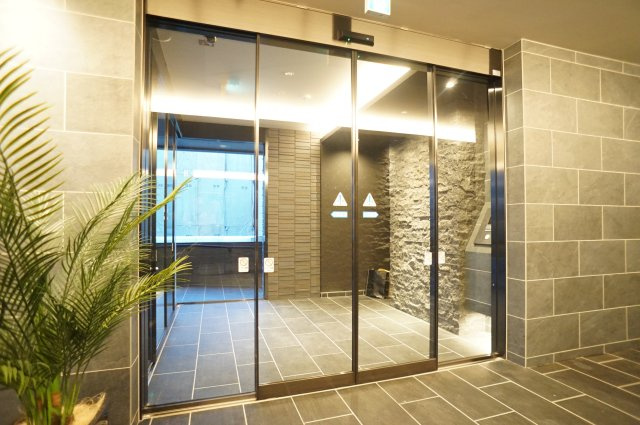 Pleasure brightのエントランス