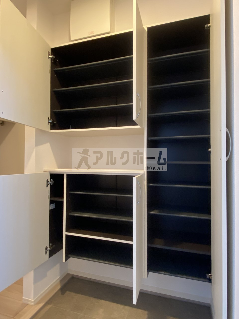 クリエ山本町南の玄関