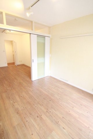GRIDDERの居間・リビング