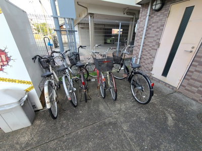 【その他共用部分】 | グレイスハイツ北大阪 | 自転車置き場です