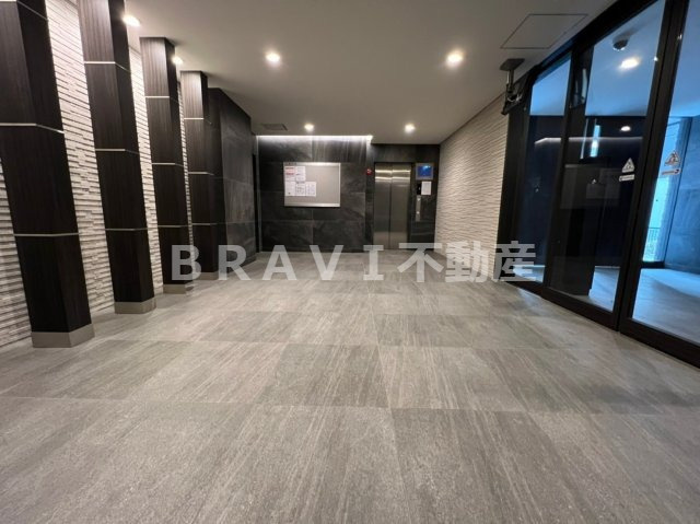 エスリード大阪上本町グリーズ　BRAVI不動産のロビー|【エスリード大阪上本町グリーズ】毎日通るロビーはこのようになっています