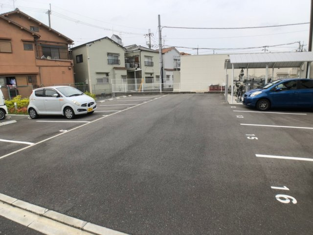 ドミソレイユⅣの駐車場