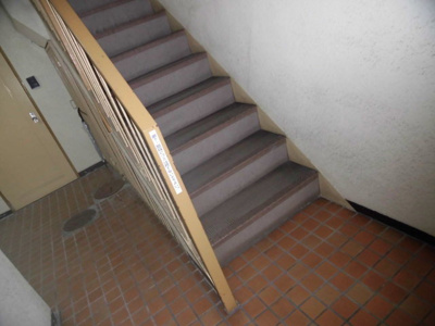 【その他共用部分】 | シロハイヌ新大阪 | 共用階段です