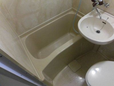 【浴室】 | シロハイヌ新大阪 | お風呂につかって疲れを癒してください