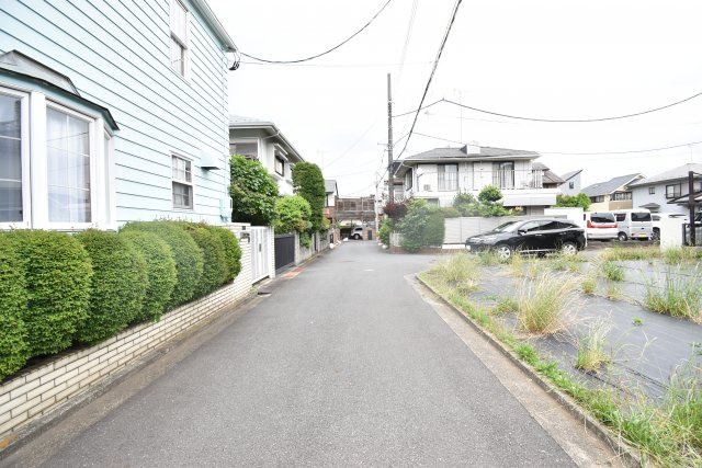 【前面道路含む現地写真】 | 人気の吉祥寺　公園隣接 建築条件無売地 | 車通りがなく静かな住宅街の一角になります。
