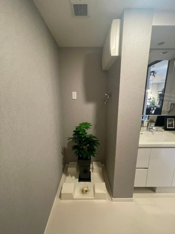 【その他】 | ドゥ・トゥール EAST　SOHO棟 | 室内洗濯機置場