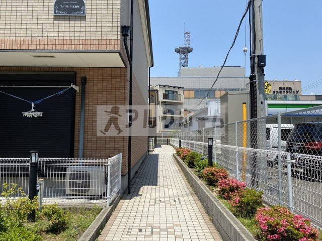 フジパレス光南町Ⅱ番館のエントランス