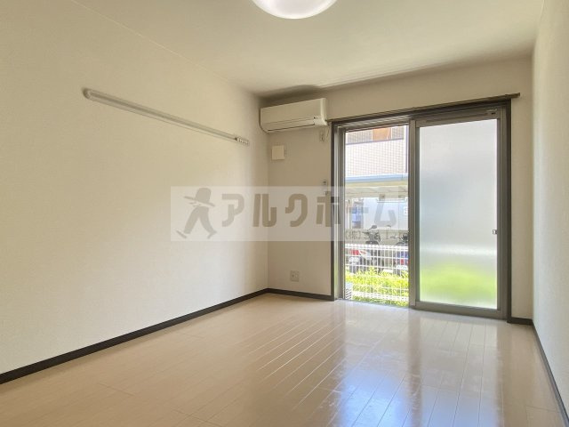 フジパレス光南町Ⅱ番館の居間・リビング