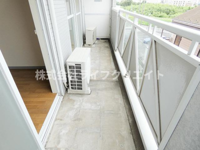 【バルコニー】 | サンセヴィラージュ