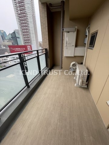 プレミスト梅田SOUTHのバルコニー|バルコニーからの眺めを楽しみながら食事をしませんか