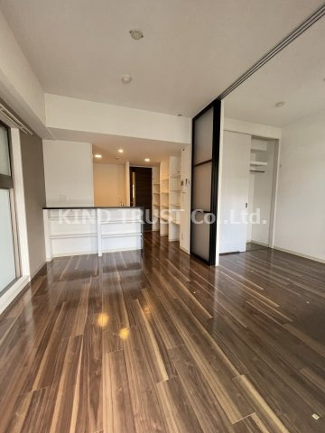 サクラブルーレジデンスの居間・リビング|居間です