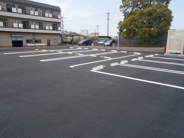 【駐車場】