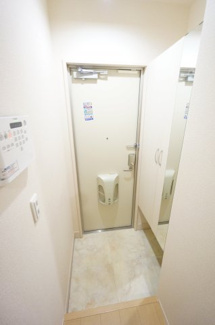 【玄関】 | パーク・レジーナＡ | ※同物件・反転タイプの写真です。