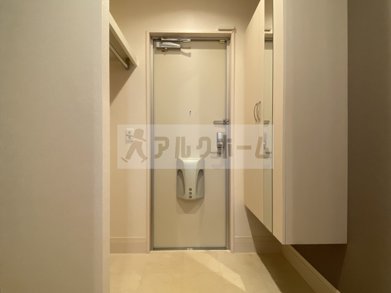 ソレイユ八尾の玄関