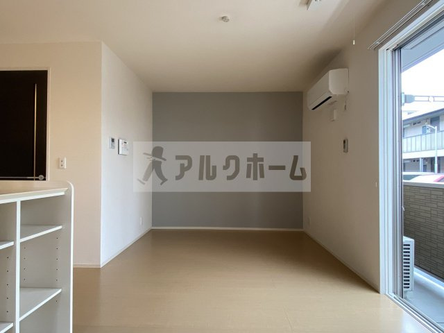 ソレイユ八尾の居間・リビング