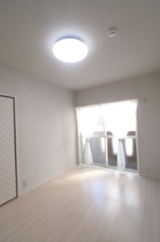 グレースコーポ合川【キャッシュバック対応物件】の寝室|落ち着いた色調の洋室です